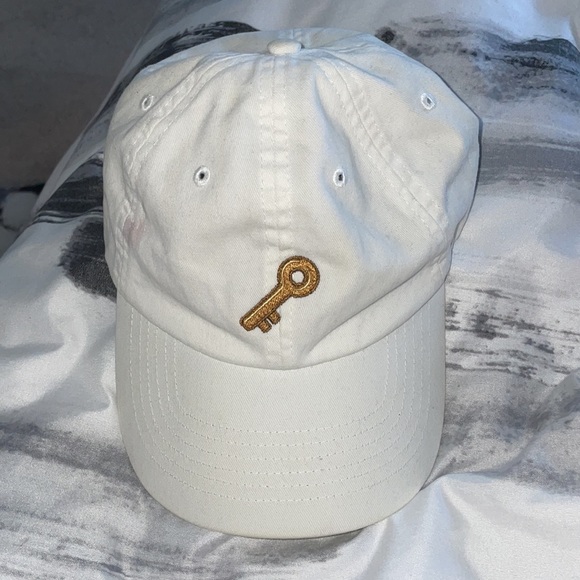 (2) Adjustable “Dad Hats” / 2 For 1 Price - Picture 6 of 7